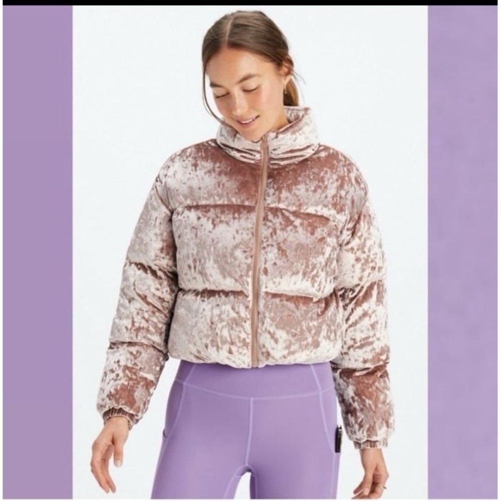 Fabletics Womens Wander Crushed Crop Jacket L BN